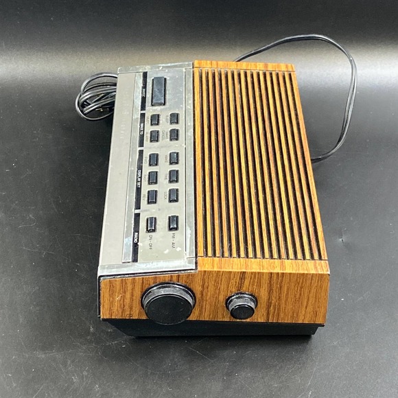 Vintage General Electric GE 7-4652A Walnut Grain Programmable Alarm Clock Radio - Picture 4 of 6
